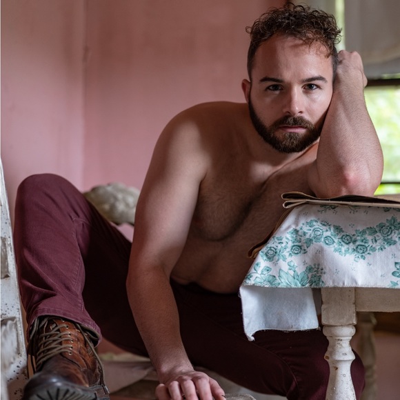 Meet your Posher, Joshua - Picture 2 of 10